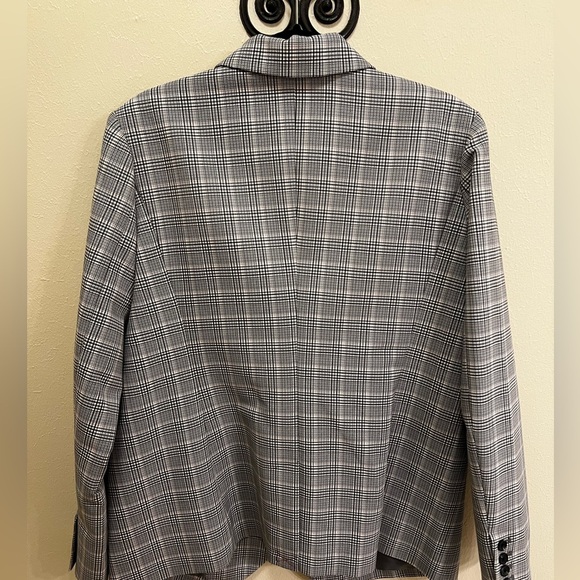 A New Day Gray and Black Jacket - Picture 5 of 5